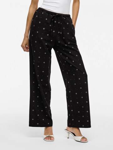 VILA Loose fit Trousers in Black: front
