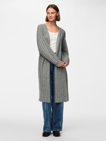 Cardigan 'PCMaggy' PIECES en gris