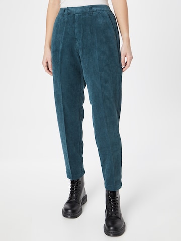 QS Tapered Pleated Pants in Green: front