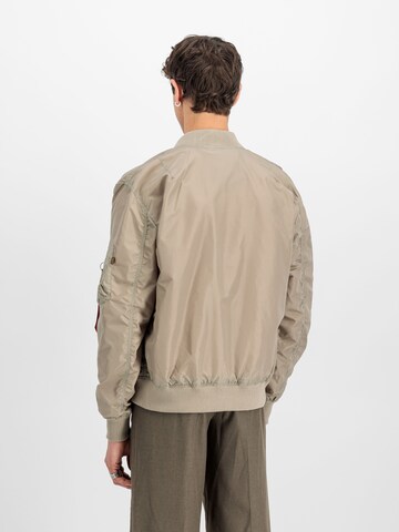ALPHA INDUSTRIES Φθινοπωρινό και ανοιξιάτικο μπουφάν 'MA-1 TT' σε μπεζ