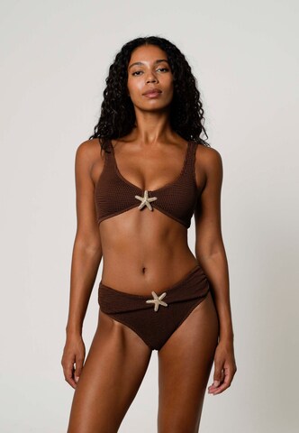 Moda Minx Bikinihose in Braun: Vorderseite
