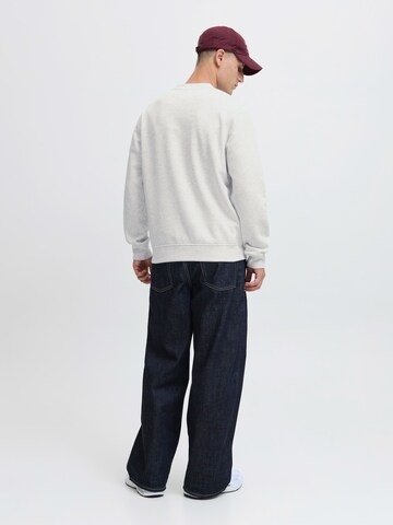 JACK & JONES Свитшот 'JORINWOOD' в Серый