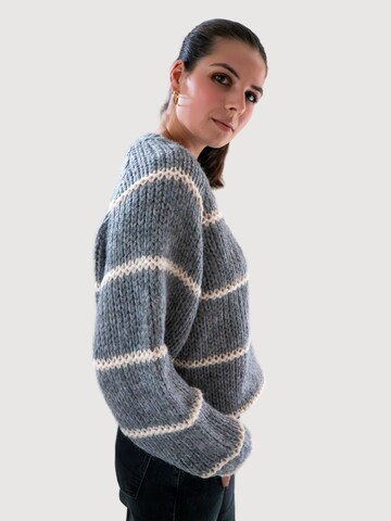 WEARABLE STORIES Pullover 'Nayla' in Grau