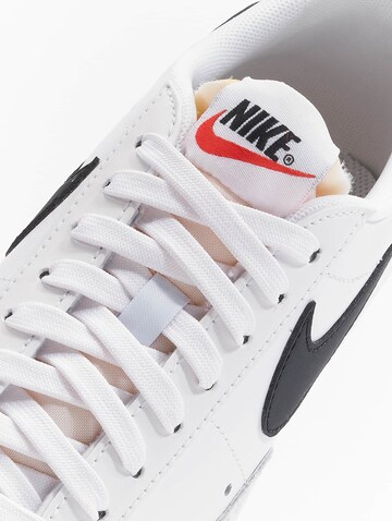 Baskets basses 'Blazer' Nike Sportswear en blanc