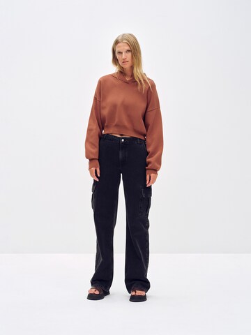 Pullover 'Carmen' di ABOUT YOU x Toni Garrn in marrone