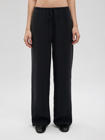 Mavi Loosefit Hose 'WOVEN' in Schwarz: Vorderseite