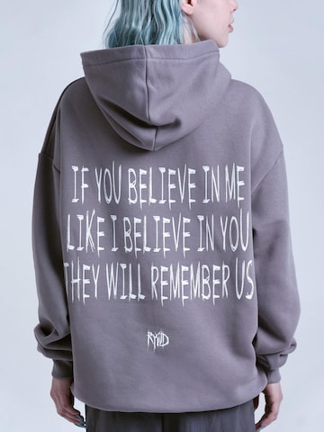 Remember you will die Sweatshirt 'Believe'‌‌‌ in Grau