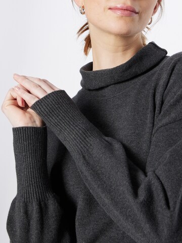 GAP Pullover in Grau