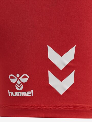 Hummel Skinny Sportshorts in Rot