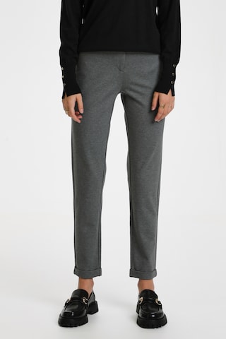 Coupe slim Pantalon 'Caro' KAREN BY SIMONSEN en gris : devant