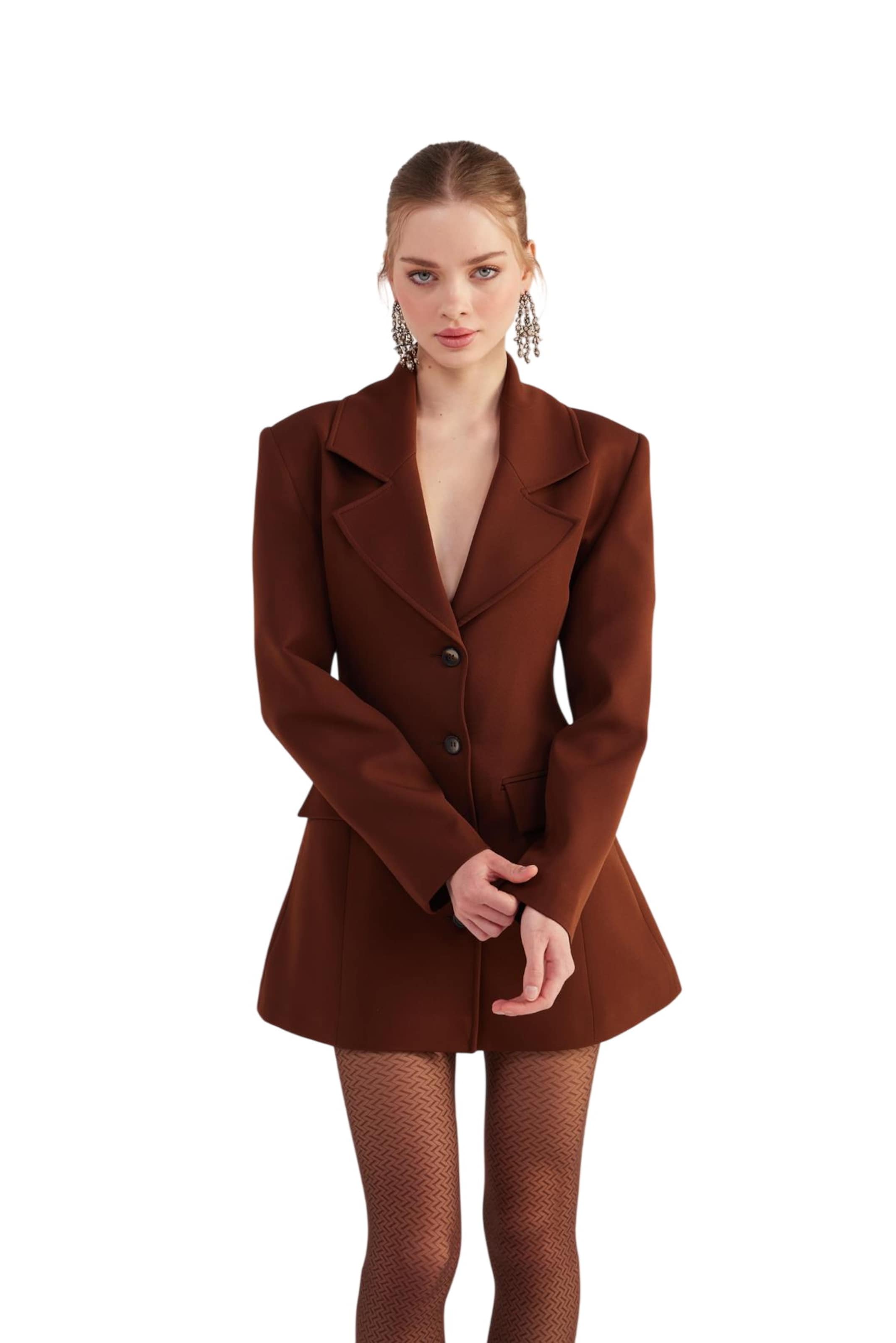 HOLLY LOLLY Dress in Brown: front