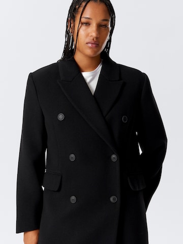 Manteau mi-saison 'Logan' WEEKDAY en noir