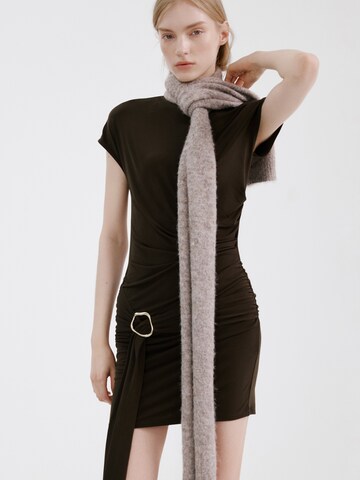 MANGO Kjole 'MILENA' i brun: forside