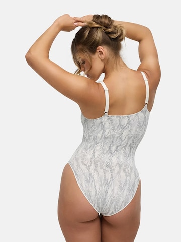 cfab (formerly creamy fabrics) - Body moldeador 'Bodysuit Sculpting Shapewear mit Slip' en blanco