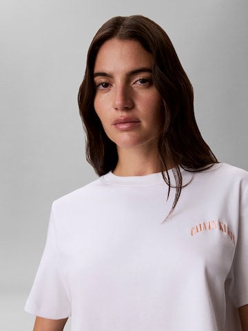 T-shirt 'Boxy' Calvin Klein Jeans en blanc