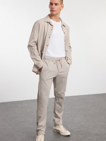 Regular Pantalon Trendyol en beige
