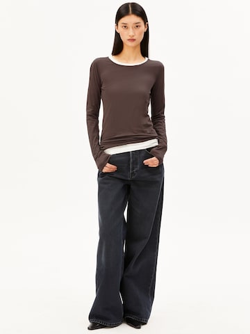 ARMEDANGELS Longsleeve EINIAARA SOFT in Braun: Vorderseite