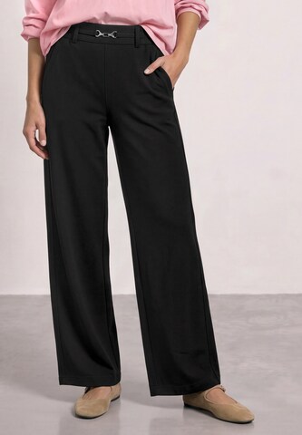 STREET ONE Regular Pants in Black: front