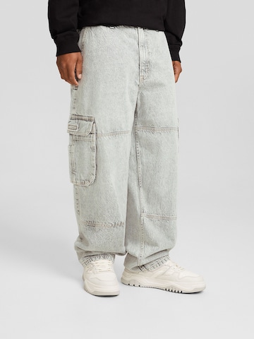 Loosefit Jean Bershka en gris : devant