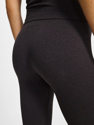Hummel Skinny Sports trousers in Black