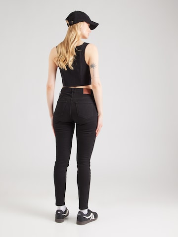 WRANGLER Skinny Džíny – černá