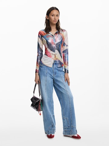 Bluză de la Desigual pe roșu