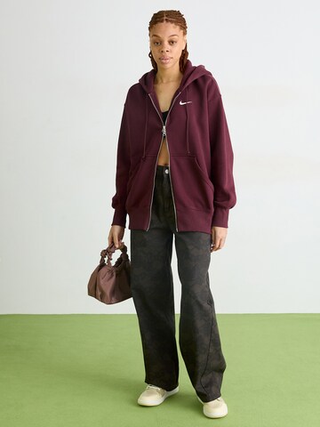 Nike Sportswear Collegetakki 'Phoenix Fleece' värissä punainen