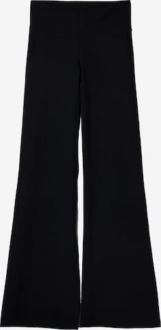 Bershka Levenevä Housut värissä musta: etupuoli