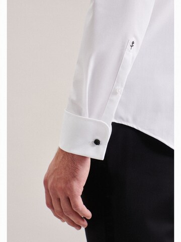 Coupe slim Chemise business 'Gala' SEIDENSTICKER en blanc