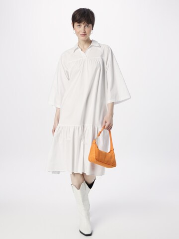 MSCH COPENHAGEN - Vestido camisero en blanco