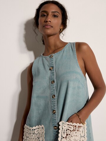 Apricot Dress in Blue