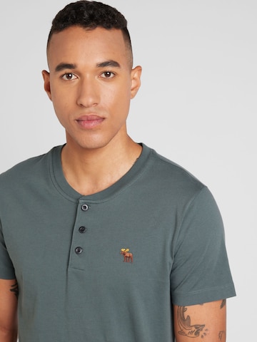 Abercrombie & Fitch - Camiseta en gris