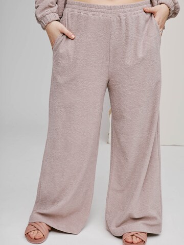 Wide Leg Pantalon 'Elsa' A LOT LESS en violet : devant