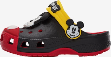Crocs Avonaiset kengät 'Mickey Mouse Cls' värissä musta: etupuoli