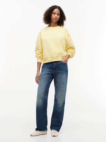 TOMMY HILFIGER Суичър в жълто