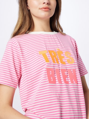 Zwillingsherz Shirt 'Très Bien' in Pink