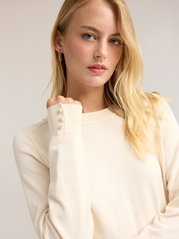 Pull-over MOTIVI en blanc