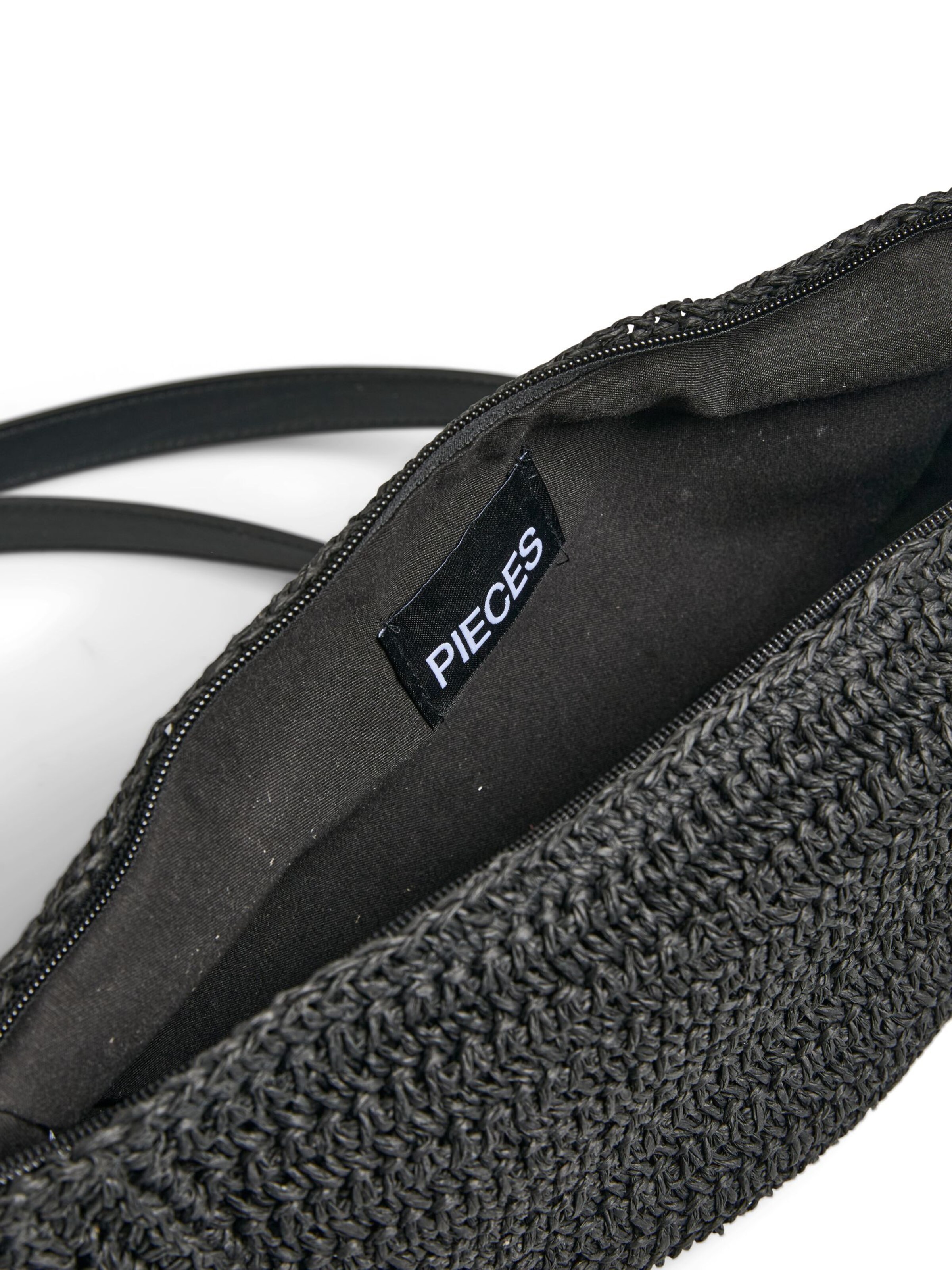 PIECES - Bolso de hombro 'PCAmanda' en negro
