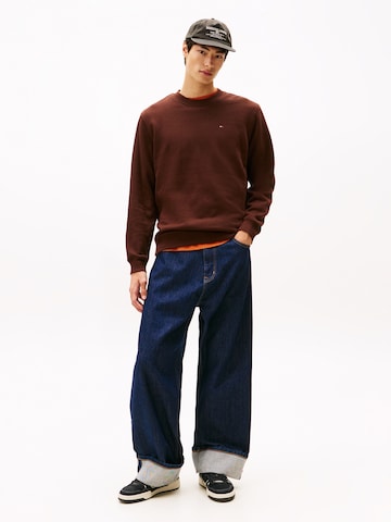 Felpa di Tommy Jeans in marrone