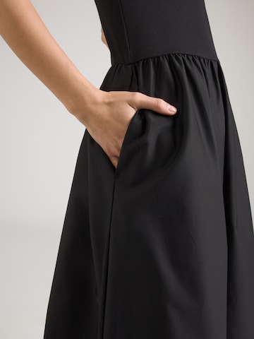 & Other Stories - Vestido em preto