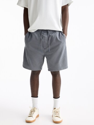 Pull&Bear Regular Broek in Grijs: voorkant