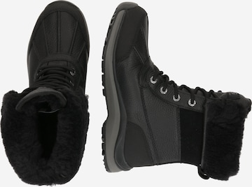 UGG - Botines con cordones 'Adirondack' en negro