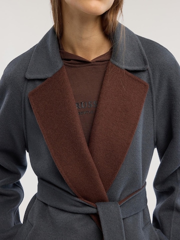Trussardi - Abrigo de invierno en gris