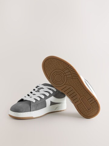 Next Низкие кроссовки 'Forever Comfort' в Серый