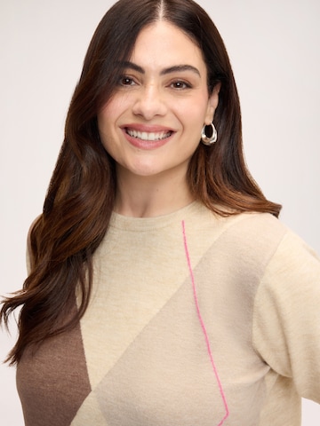 Fiorella Rubino Trui in Beige