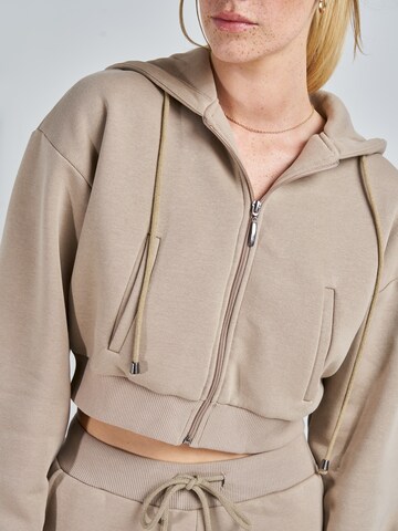 ABOUT YOU x Swalina&Linus Zip-Up Hoodie 'Lotte' in Beige