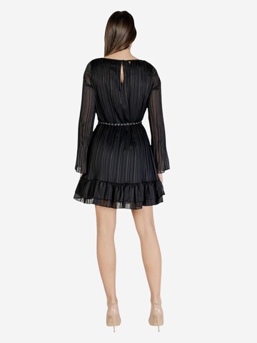 Abito 'LS ILENIA PLEAT DRESS W6RK37 WJ712' di GUESS in nero