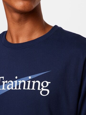 Coupe regular T-Shirt fonctionnel NIKE en bleu