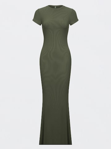 Abito 'Ribbed T-Shirt Maxikleid' di cfab (formerly creamy fabrics) in verde: frontale