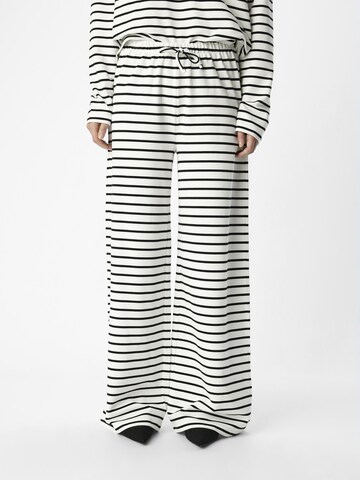 OBJECT Regular Broek in Wit: voorkant